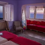 Chill In Surf House אכסניה *