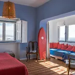 Chill In Surf House Hostel