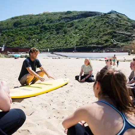אכסניה Chill In Surf House *