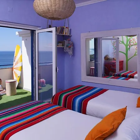 埃里塞拉舒尔冲浪旅馆 *