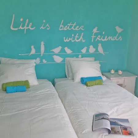Chill In Surf House אכסניה *
