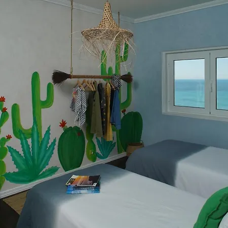 Hostel Chill In Surf House Ericeira