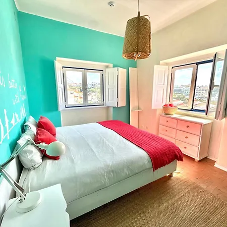 Chill In Surf House