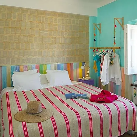 Chill In Surf House