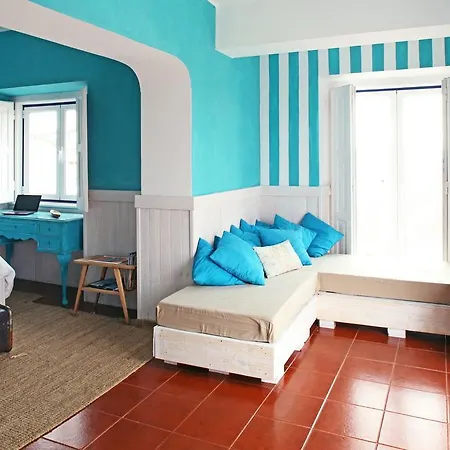 Vandrarhem Chill In Surf House Ericeira